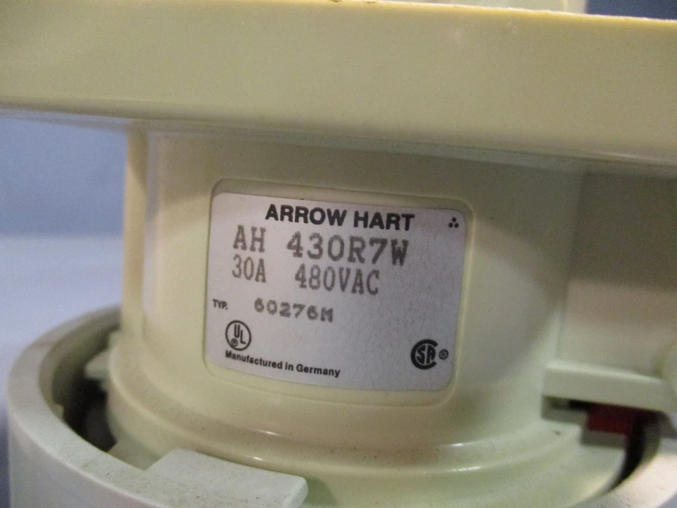 MENNEKES/ARROW HART AH430R7W 3 POLE 30A 480VAC 3PH 4W WATERIGHT RECEPTACLE - Image 3 of 4