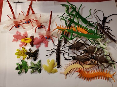 Lot of 27 Mini Wild Insect Animals, different animals, dragon fly, frog others