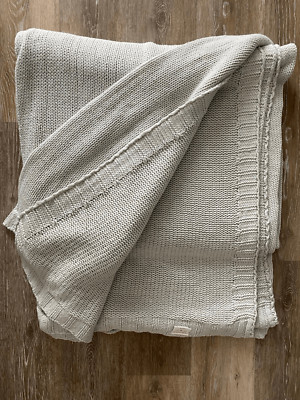 Threshold Sweater Knit Bed Throw Blanket size Full Queen in size