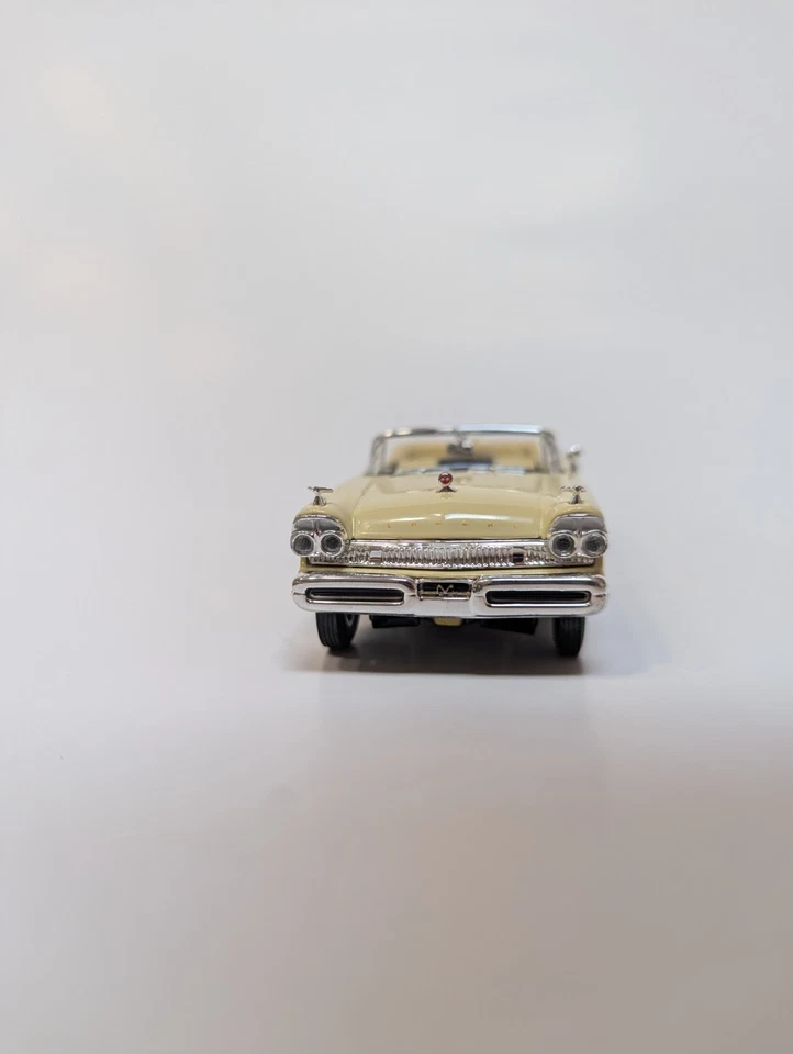 Mercury Turnpike Cruiser 1957 convertible - Indy 500 coche de ritmo oficial diecast Foto 2 de 4