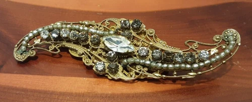 Vintage Signed Miriam Haskell Gold Tone Rhinestone & Beaded  Brooch