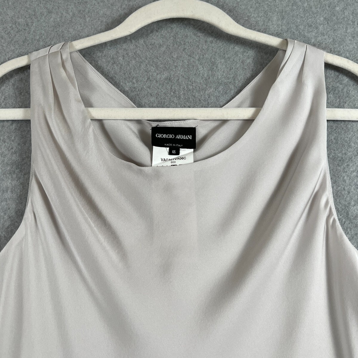 Giorgio Armani グレー系タンクトップ 46サイズ Giorgio Armani グレー系タンクトップ 46サイズ Giorgio Armani