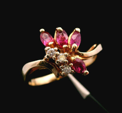 14kt Yellow Gold Rubies & 8pts Diamond Ring - Size 6.75 - 3.22g