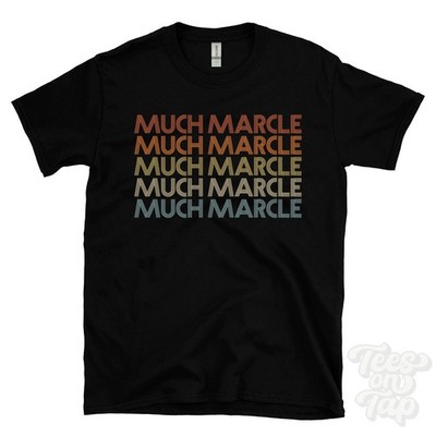 VIEL MARCLE WIEDERHOLTES RETRO-STIL T-SHIRT Herren & Damen UK Ortsname Geschenk