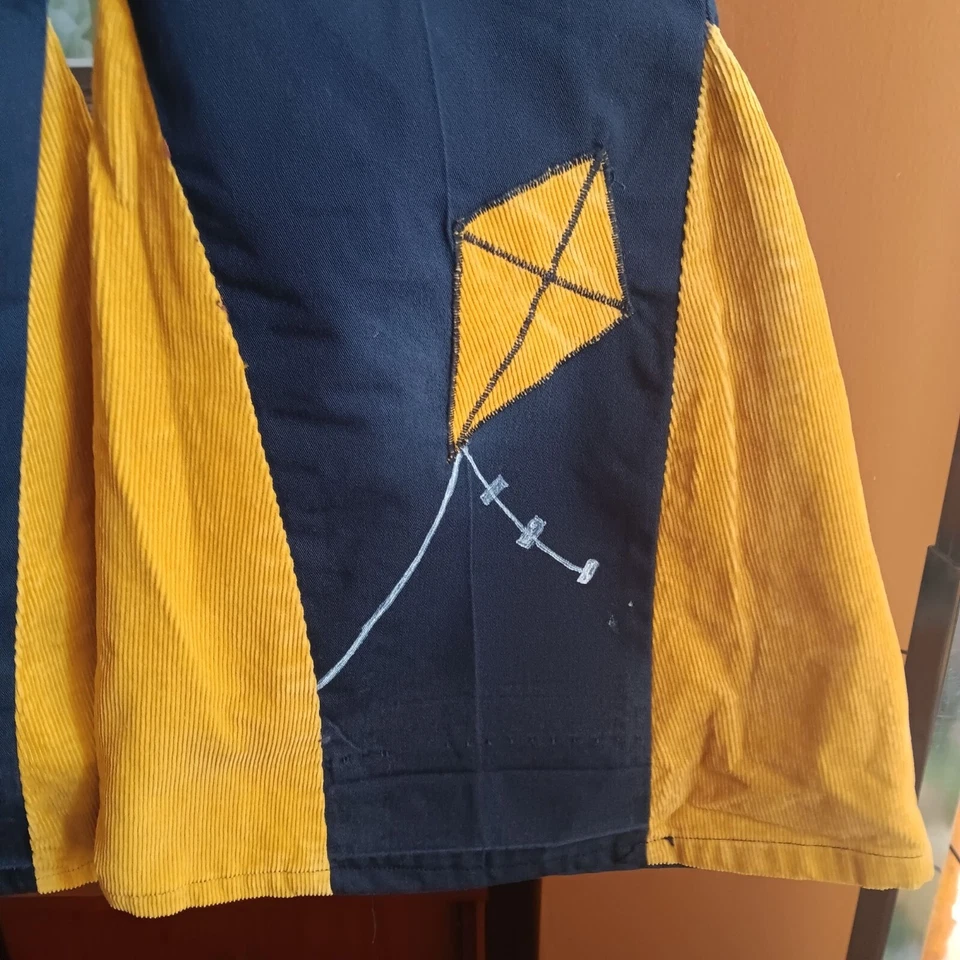 1OF1 20x17 Vintage Niños Talla 6 Hecho a Mano Campana Parte Inferior Pantalones Cometa Bordado Años 70 Foto 3 de 4