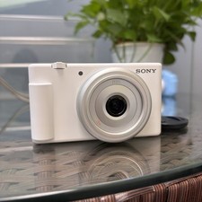 Sony ZV-1F 20.1MP 4K f/2 Vlogging Flip Screen Digital Camera English - White