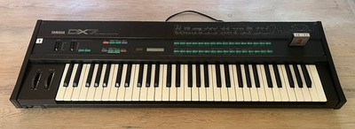 Yamaha DX7 (Mk1)   Rarität aus 1983 | Sehr frühe Seriennummer 3918, plus Case