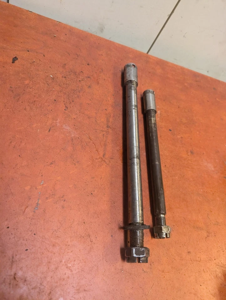 79 Yamaha Xs1100 parafuso pivô eixo roda dianteira traseira 341-25181-01-00 - Imagem 3 de 4