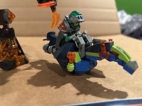 LEGO NEXO KNIGHTS: Infernox Captures the Queen (70325) - 95% Complete