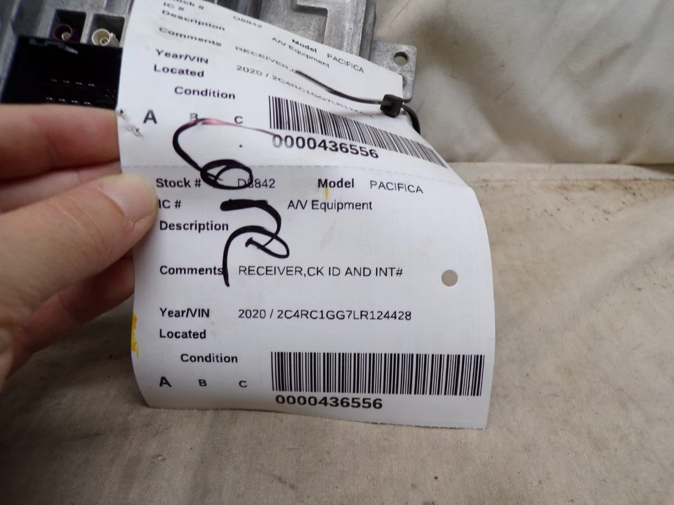 Receptor de radio Chrysler Pacifica 18 19 20 68461768AA B712 Foto 4 de 4