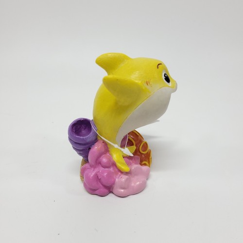 Baby Shark's Big Show Aquarium Ornament Deceration 3.5 Inches Tall New - Picture 2 of 5