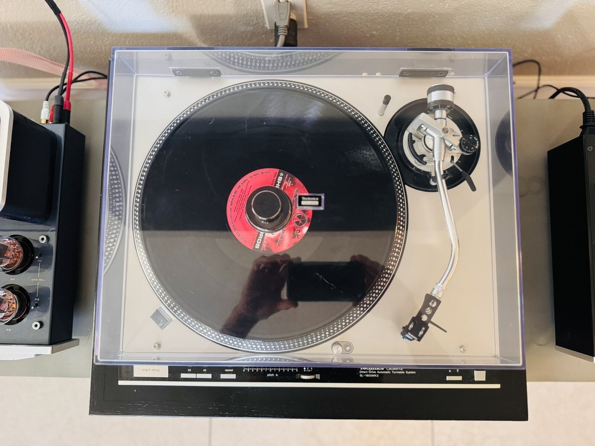 Technics SL-1600 MK2 ターンテーブル（希少品、美品） Classic Technics SL-1600 Mk2 Turntable, Please Read, Parts