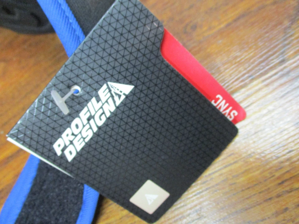 NEW PROFILE DESIGN SYNC HYDRATION SYSTEM BELT W/ 2 8oz BOTTLES - BLUE - LARGE - Image 2 of 4