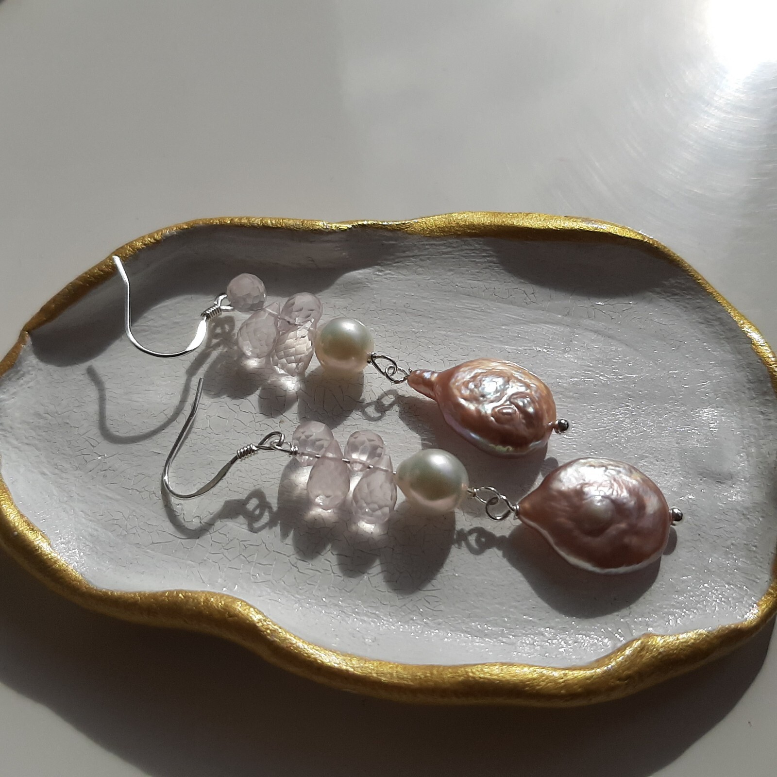 Boucles d'oreilles quartz rose et perles roses baroque d'exception - 2