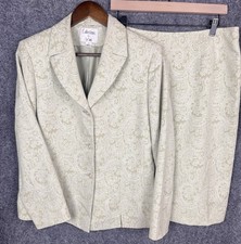 Le Suit Green Palisade Floral Print 2 Piece Skirt Suit Size12