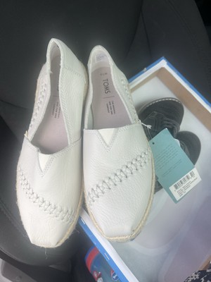 TOMS classic leather/ rope espadrilles shoes. Size: 7. 5Color: off white
