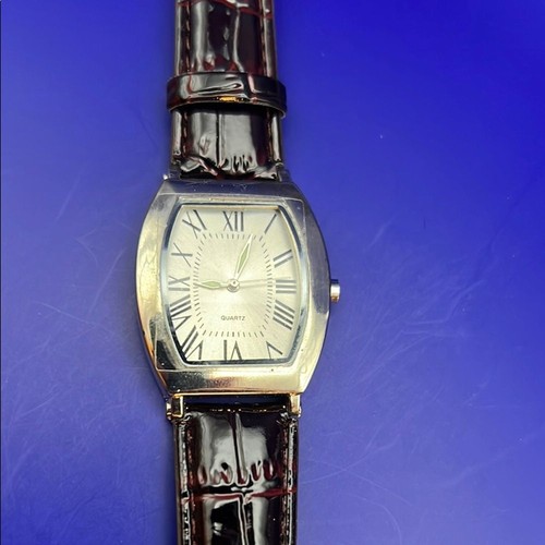 Elegant Silver Watch with Black Croc-Embossed Strap - Picture 1 of 8