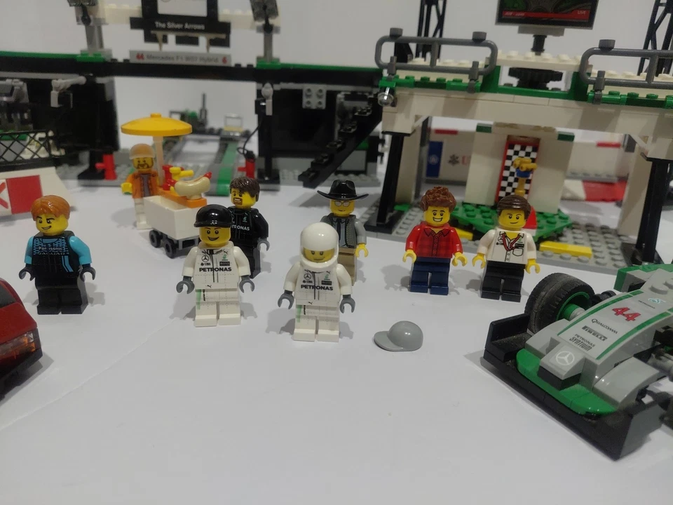 LEGO 75883 Mercedes AMG Petronas Fórmula Uno Team Speed Champions incompleto 80% Foto 4 de 4