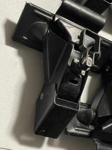 Set Of 4 Thule Roof Mounting Brackets With 3 Caps (READ!) - Picture 2 of 11
