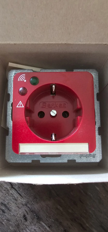 1x Berker Modul 2 Rot UP Schuko Steckdose Systemschutz 410862 9099-076 - Bild 2 von 3