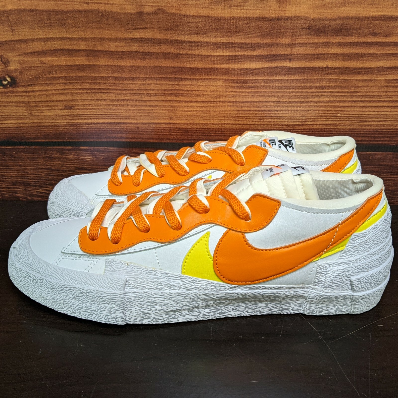 SACAI X NIKE Nike Blazer Low x Sacai da uomo 12 scarpe bianche arancione magma DD1877 100