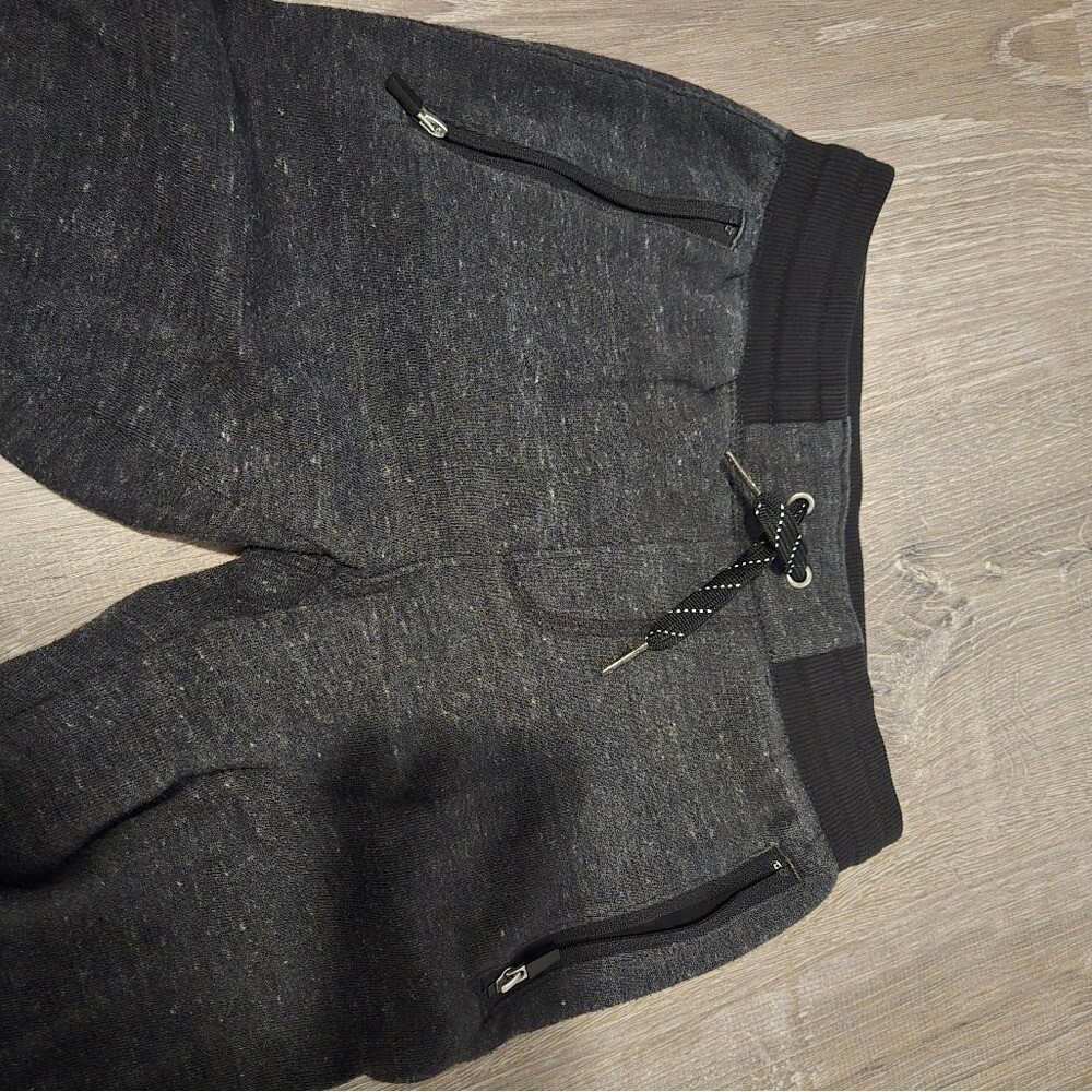 Picture 3 of 6
