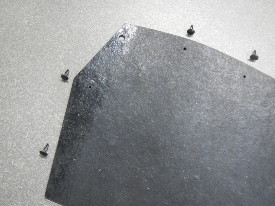 61 62 63 Buick Skylark Delantales Guardabarros Especiales Un Brazo Sellos Interior con Clips NUEVO Foto 3 de 4