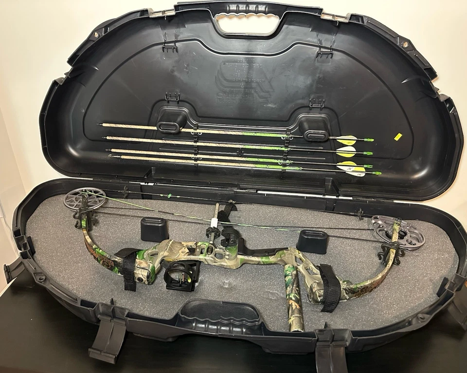 RedHead Kronik Compound Bow Package w/ Hard Case, 4 Arrows, Fiber Optic Sight - Image 2 of 4