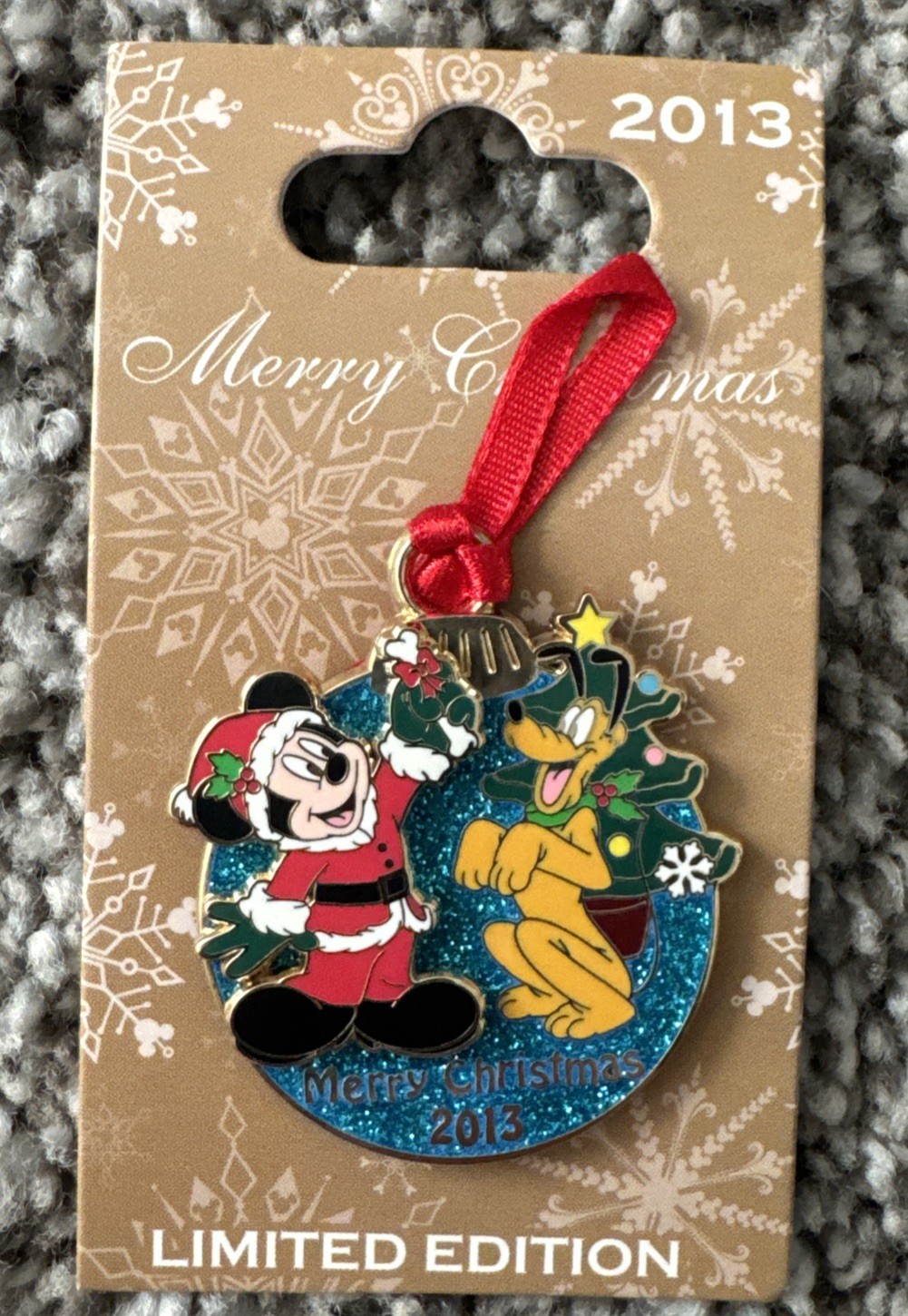 RARE Disney Trading Pin - Merry Christmas 2013 Mickey & Pluto Limited Ed LE 2000