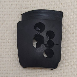 MERCURY LOWER COWLING PAN GROMMET 25-8225562 25-822556003