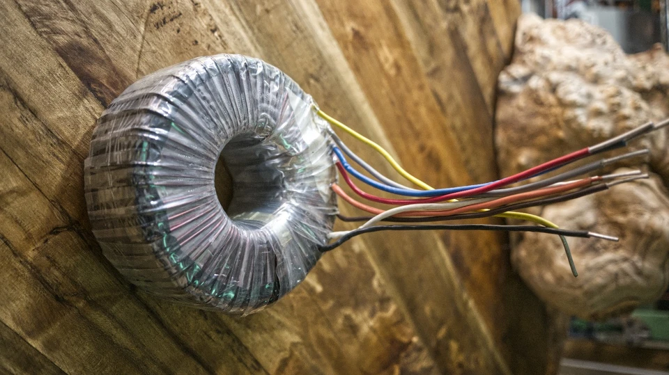 Hammond Toroidal Transformer 182v40 New Old Stock worth its weight in copper - Image 4 of 4