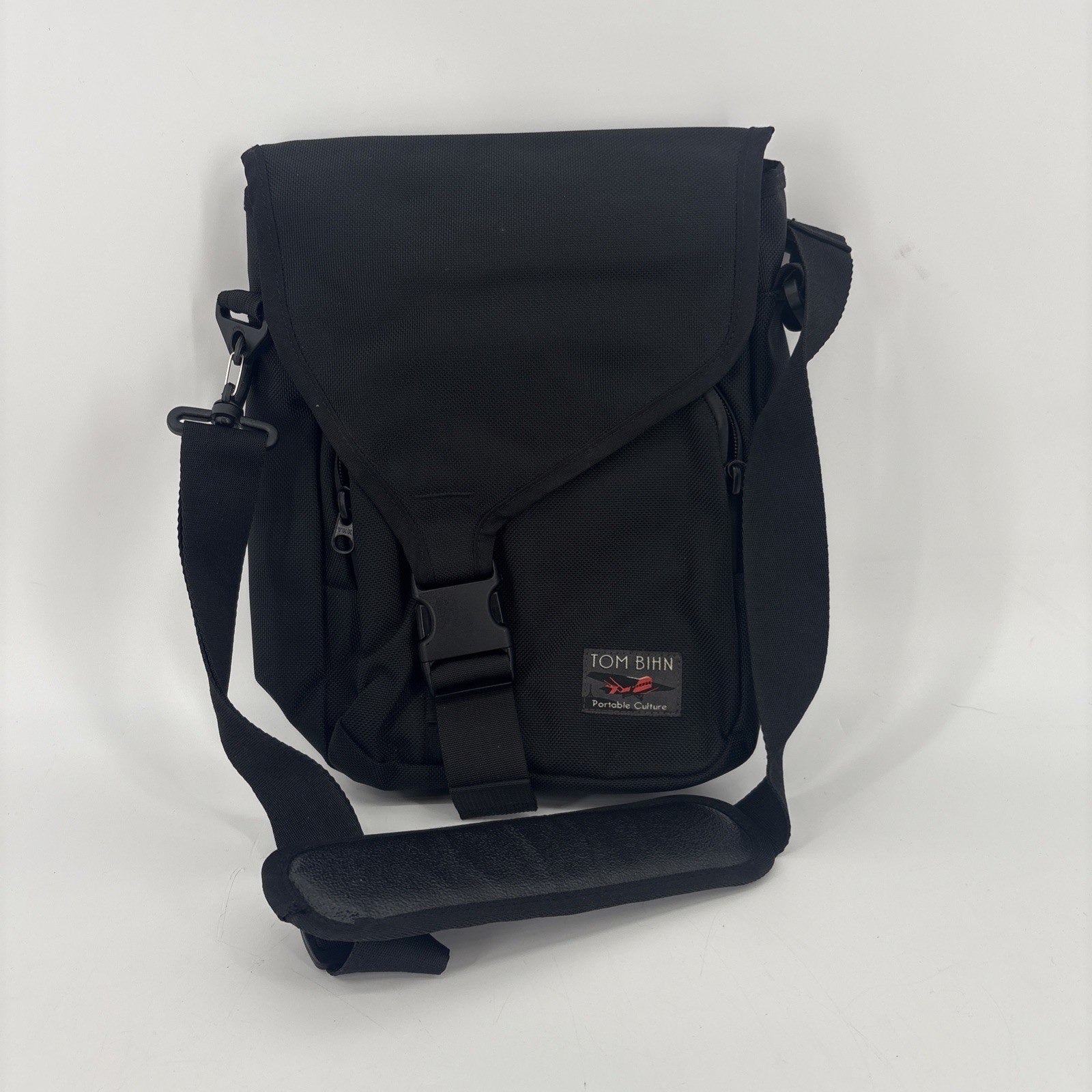 TOM BIHN BLK Ristretto Messenger Crossbody Laptop Bag USA Discontinued HTF
