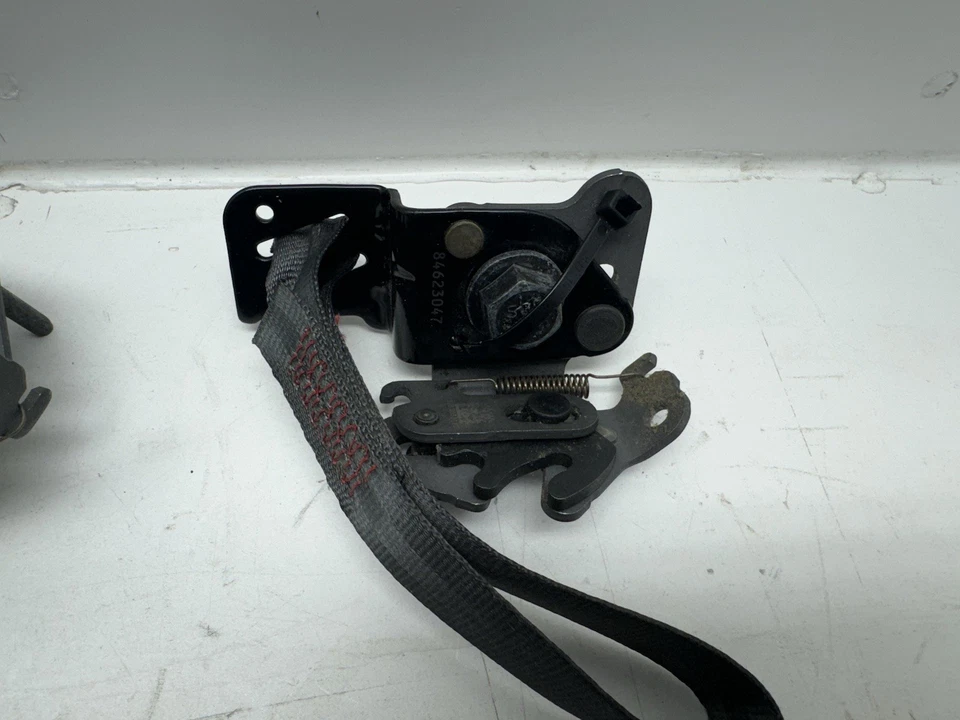 CHEVROLET SILVERADO 1500 REAR SEAT BACK UPPER LOCK LATCH OEM 2019 - 2023 -SET- - Image 4 of 4