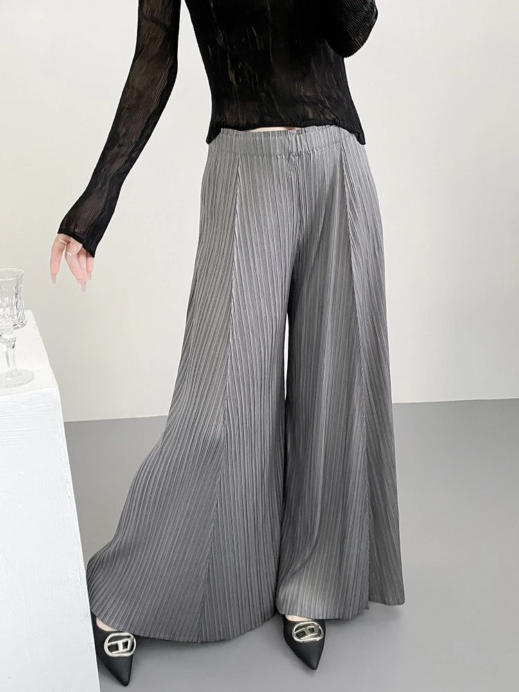 PLEATS PLEASE ISSEY MIYAKE Women's Pleated Flare Pants / Gray