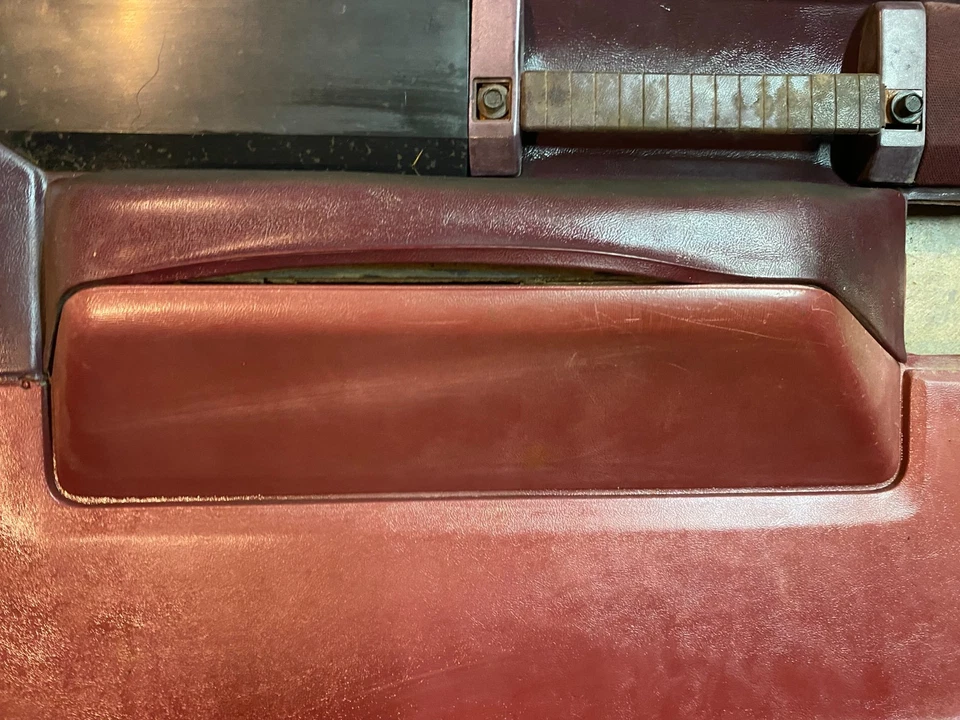 88 89 1989 CHEVROLET SILVERADO 1500 LEFT DRIVER DOOR PANEL POWER RED FAST SHIP - Image 2 of 4