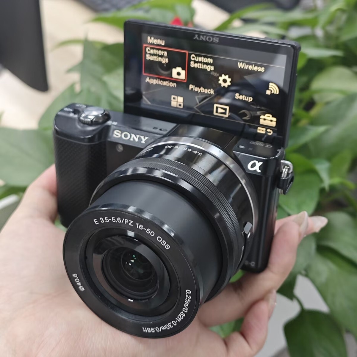 Sony Alpha a5000 Digital Camera 20.1 MP Flip Screen Selfie Cam w