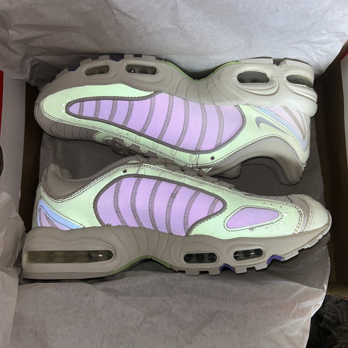 nike tailwind reflective