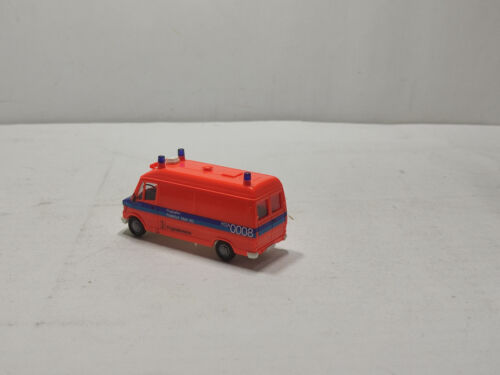 Herpa MB 207 D RTW Feuerwehr Flughafen Frankfurt am Main 1/87 (25/15M) - Bild 3 von 4