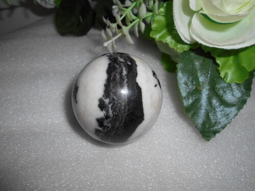 50MM Black ZEBRA JASPER Quartz Crystal Sphere Ball from Australia FREE STAND - Picture 1 of 5