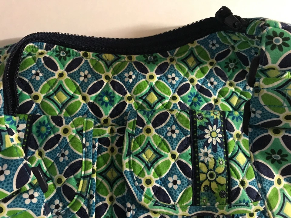 Vera Bradley Retired Daisy Daisy Cargo Sling Bag Rare Crossbody Floral Purse - Image 2 of 4