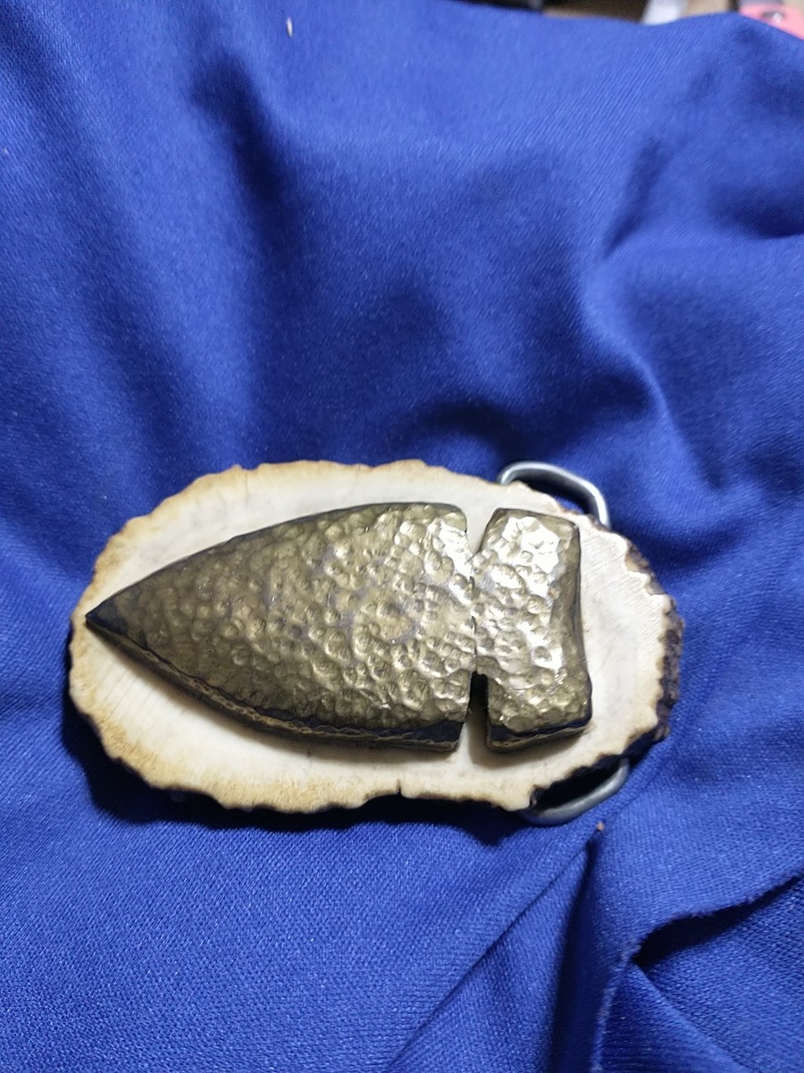 Vintage Solid Brass Arrowhead Belt Buckle Hammered Texture Western 3 Inch Wide Vintage Solid Brass Hand Made Hippie Brutalist Arrowhead  main image 2
