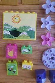 70+ Pieces Lego Duplo Princess Castle 6154 Cupcakes Flowers Parts Bricks Blocks
