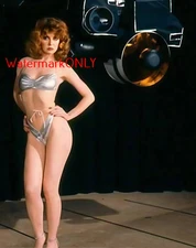 Cassandra Peterson "Elvira" "Mistress of the Dark" LEGGY "Pin-Up" PHOTO! #(C114)