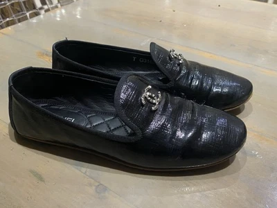 MOCASSINS NOIR VERNIS CHANEL T.36 - Photo 1/4