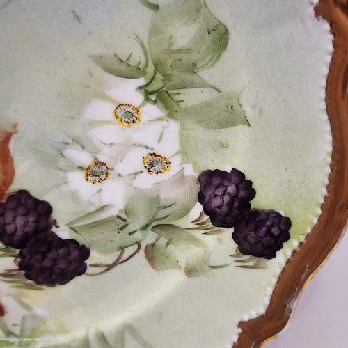 Plato Royal Albert vintage, con un diseño pintado a mano de moras,... - Imagen 4 de 10