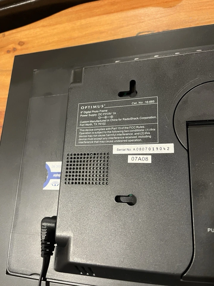 OPTIMUS 9” Black Digital Photo Frame Pictures w/ 1 GB Sony Memory Card & Adapter - Image 4 of 4