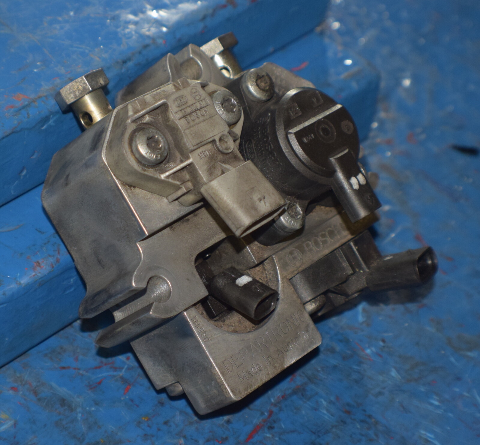 DETROIT DIESEL DD15 DEF BOSCH FUEL DOSER VALVE ASSEMBLY A4710700055