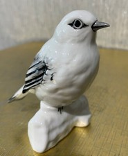 CROWN STAFFORDSHIRE BIRD THE ROBIN WHITE & BLACK PORCELAIN GLOSS FINISH PERFECT