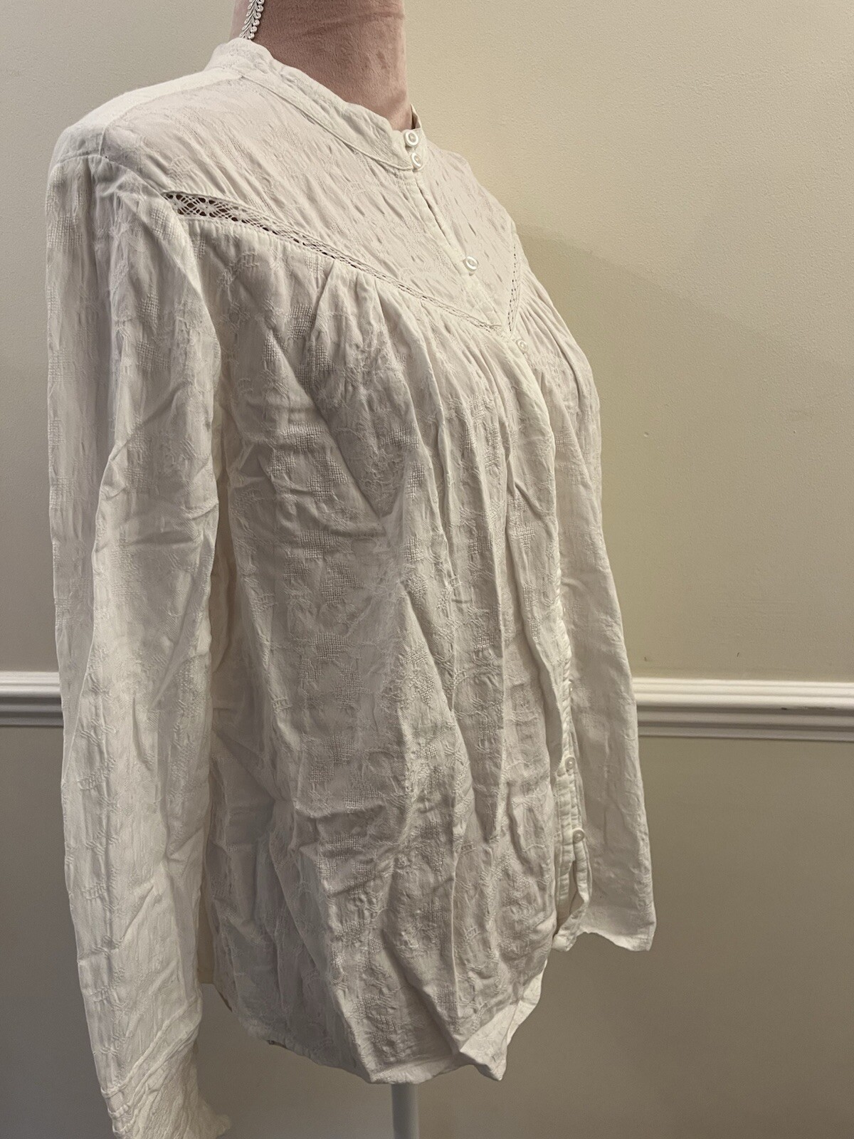 And/Or Delicate Patterned White Buttoned Blouse- … - image 3