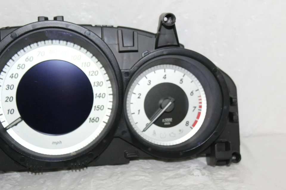 Cuadro de instrumentos velocímetro 2012 Mercedes Clase C C250 C350 C300 B35014 Foto 2 de 4